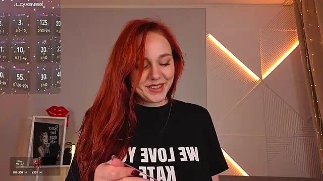 Snapshot of PollyVinice chatting on October 2025 12:38:02 PM PollyVinice online show from October 2025 12:38:02 PM