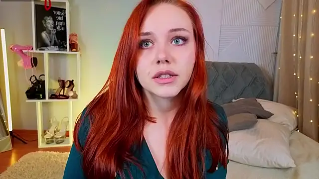 Snapshot of PollyVinice chatting on November 2025 12:19:02 PM PollyVinice online show from November 2025 12:19:02 PM