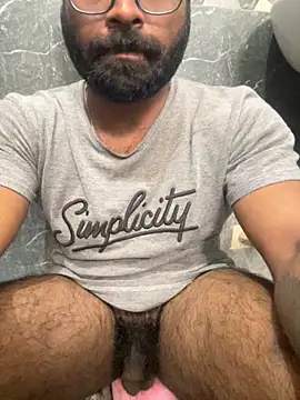 Snapshot of DJLOVE280825 chatting on November 2025 04:03:02 AM DJLOVE280825 online show from November 2025 04:03:02 AM