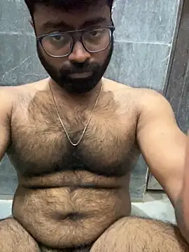 Snapshot of DJLOVE280825 chatting on November 2025 05:51:01 AM DJLOVE280825 online show from November 2025 05:51:01 AM