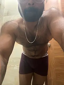 Snapshot of DJLOVE280825 chatting on April 2026 10:45:01 PM DJLOVE280825 online show from April 2026 10:45:01 PM