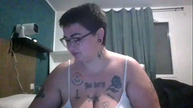 Snapshot of PirateXL chatting on March 2026 12:37:02 AM PirateXL online show from March 2026 12:37:02 AM