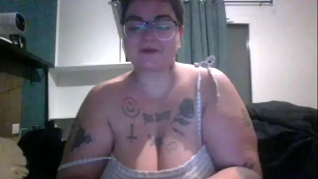 Snapshot of PirateXL chatting on March 2026 12:39:01 AM PirateXL online show from March 2026 12:39:01 AM