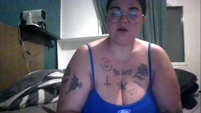 Snapshot of PirateXL chatting on March 2026 11:54:02 PM PirateXL online show from March 2026 11:54:02 PM