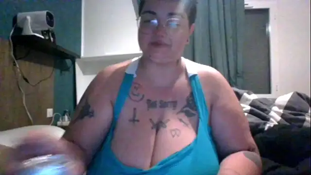 Snapshot of PirateXL chatting on March 2026 11:05:02 PM PirateXL online show from March 2026 11:05:02 PM