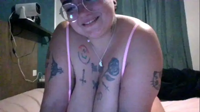 Snapshot of PirateXL chatting on April 2026 03:02:01 PM PirateXL online show from April 2026 03:02:01 PM