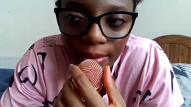 Snapshot of SexyGemBeautyX chatting on September 2025 12:39:01 PM SexyGemBeautyX online show from September 2025 12:39:01 PM