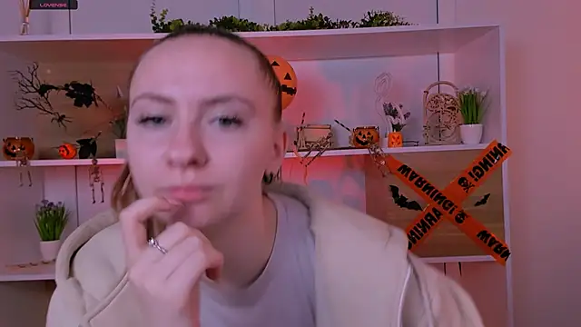 mila glow1 online show from November 2025 05:42:02 AM