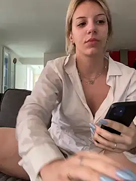 Snapshot of DouceAngela69 chatting on April 2026 05:11:01 PM DouceAngela69 online show from April 2026 05:11:01 PM