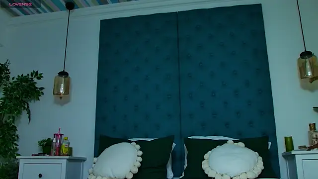 LollyShine online show from November 2025 07:23:02 PM