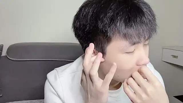 xiaoyang5200 online show from November 2025 03:02:01 PM