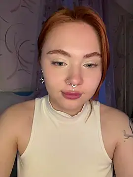 LunaMillie online show from April 2026 03:42:01 PM