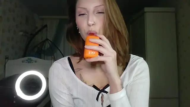 RuxaShade online show from November 2025 12:18:01 PM