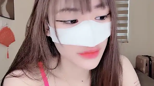 MaiLiiil online show from September 2025 04:12:01 AM