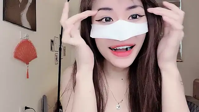 MaiLiiil online show from September 2025 04:22:01 AM