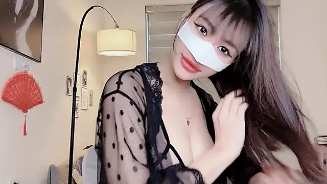 MaiLiiil online show from September 2025 04:50:01 AM