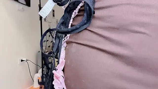 MaiLiiil online show from December 2025 03:29:02 PM