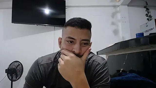 yohacriss online show from October 2025 05:07:02 AM