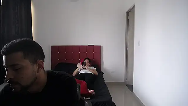 yohacriss online show from November 2025 01:39:01 PM