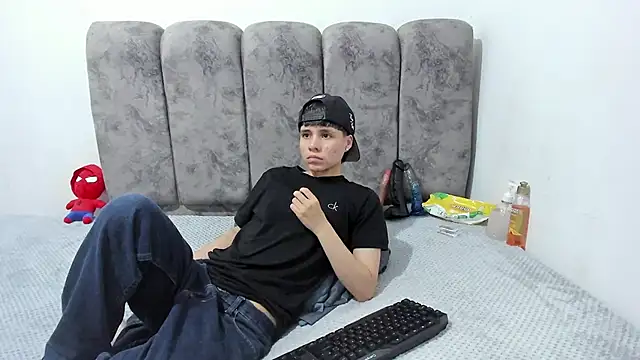 Bruno Cruzz online show from June 2026 02:09:01 AM