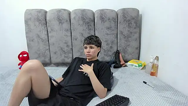 Bruno Cruzz online show from June 2026 02:24:02 AM