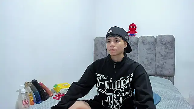 Bruno Cruzz online show from June 2026 01:32:01 AM