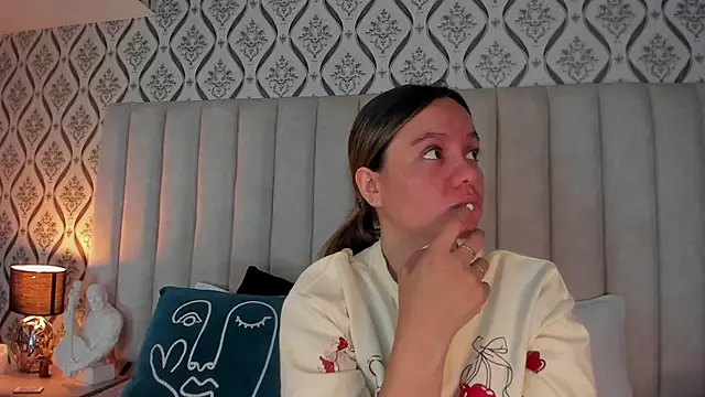 Sky Junne online show from March 2026 05:25:01 PM