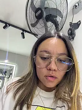 Sky Junne online show from April 2026 04:56:02 PM