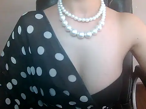 Snapshot of akankshapuri chatting on October 2025 06:08:02 AM akankshapuri online show from October 2025 06:08:02 AM