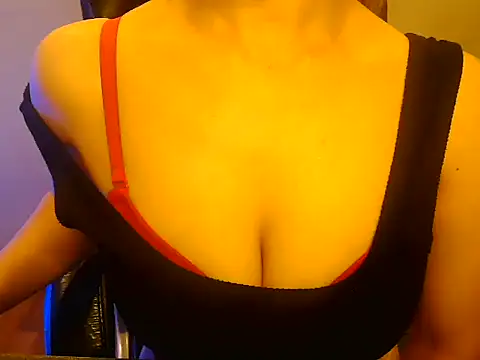 Snapshot of akankshapuri chatting on December 2025 03:39:01 PM akankshapuri online show from December 2025 03:39:01 PM