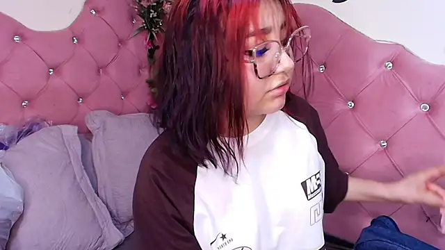 Snapshot of sophiievv chatting on September 2025 06:57:01 PM sophiievv online show from September 2025 06:57:01 PM