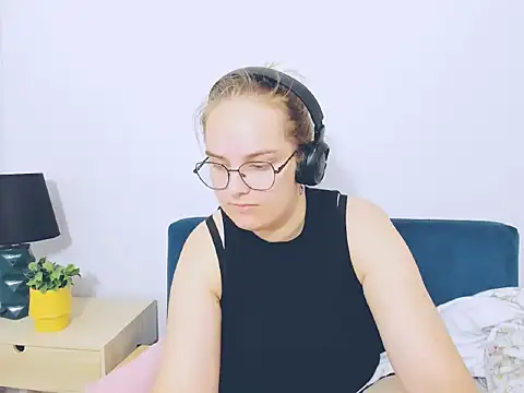 AliceCrazy69 online show from October 2025 09:41:02 AM