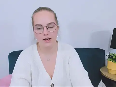 AliceCrazy69 online show from December 2025 04:23:02 PM