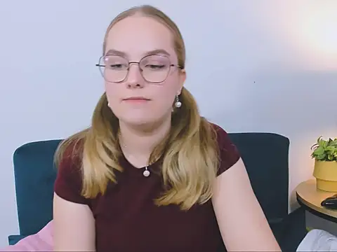 AliceCrazy69 online show from December 2025 01:07:01 PM