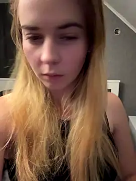 Snapshot of ellieen chatting on October 2025 09:37:01 PM ellieen online show from October 2025 09:37:01 PM