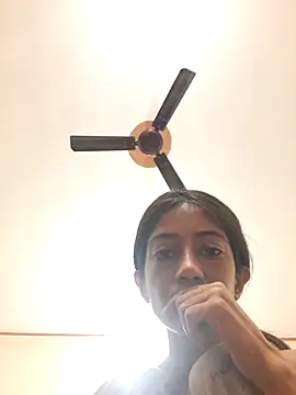 Evneet27 Saavu online show from November 2025 11:10:02 PM