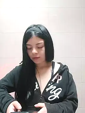 LunaJacobs online show from April 2026 09:26:02 PM