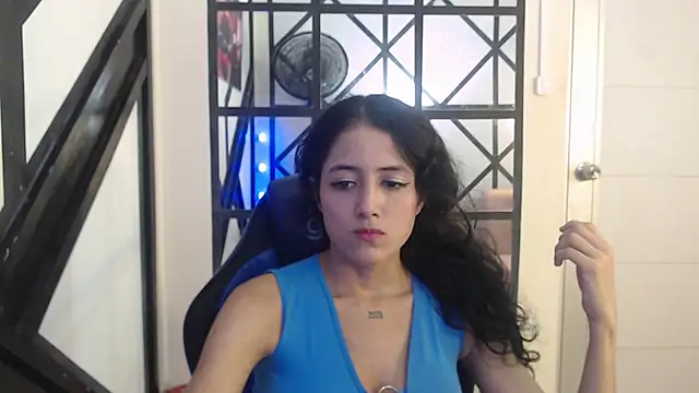 Snapshot of emily_rz1 chatting on October 2025 07:13:01 PM emily rz1 online show from October 2025 07:13:01 PM