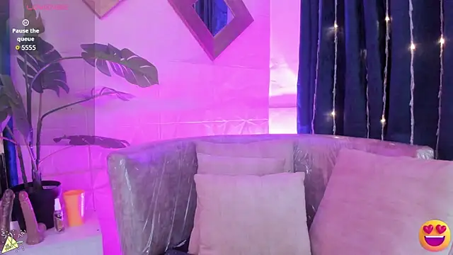 Snapshot of _valeria_saenz_ chatting on March 2026 02:50:02 AM valeria saenz online show from March 2026 02:50:02 AM