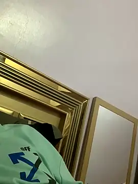 Snapshot of FlungBergenia chatting on October 2025 01:34:02 PM FlungBergenia online show from October 2025 01:34:02 PM