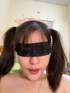 Snapshot of ZinzinLy chatting on October 2025 08:23:02 AM ZinzinLy online show from October 2025 08:23:02 AM