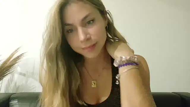 wonderalice31 online show from September 2025 07:02:02 PM