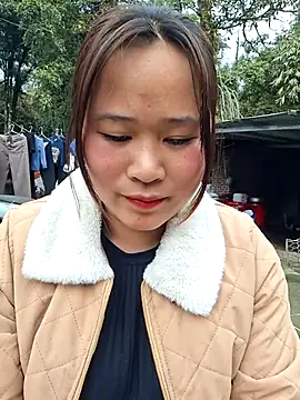 Snapshot of ALIENHR38 chatting on February 2026 04:06:01 AM ALIENHR38 online show from February 2026 04:06:01 AM