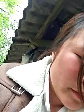 Snapshot of ALIENHR38 chatting on March 2026 04:27:01 AM ALIENHR38 online show from March 2026 04:27:01 AM