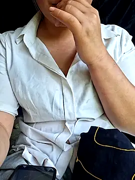 Snapshot of ALIENHR38 chatting on April 2026 05:04:02 AM ALIENHR38 online show from April 2026 05:04:02 AM