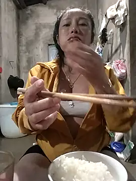 soope-00 online show from October 2025 12:12:02 PM