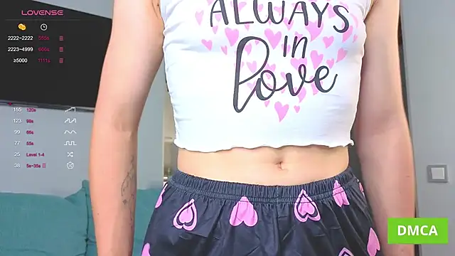 Snapshot of JuliannaWenger chatting on October 2025 05:01:01 PM JuliannaWenger online show from October 2025 05:01:01 PM