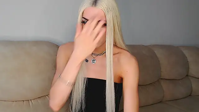 YourTrixie online show from October 2025 04:57:01 AM