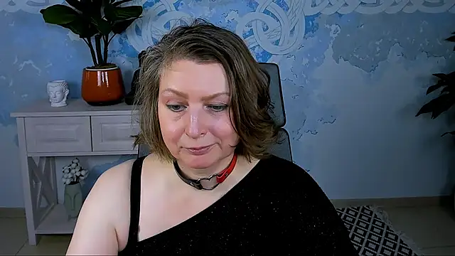 Snapshot of TiffanyBrauny chatting on October 2025 10:02:01 AM TiffanyBrauny online show from October 2025 10:02:01 AM