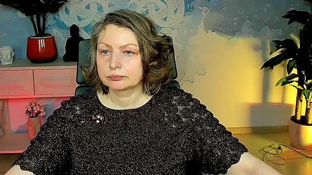 Snapshot of TiffanyBrauny chatting on October 2025 09:53:02 AM TiffanyBrauny online show from October 2025 09:53:02 AM